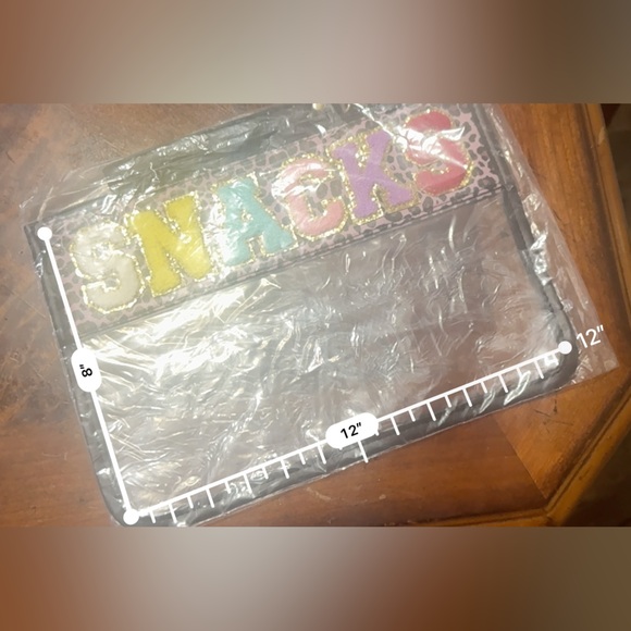 “SNACKS” clear pouch with handle (cheetah print) - Picture 4 of 4